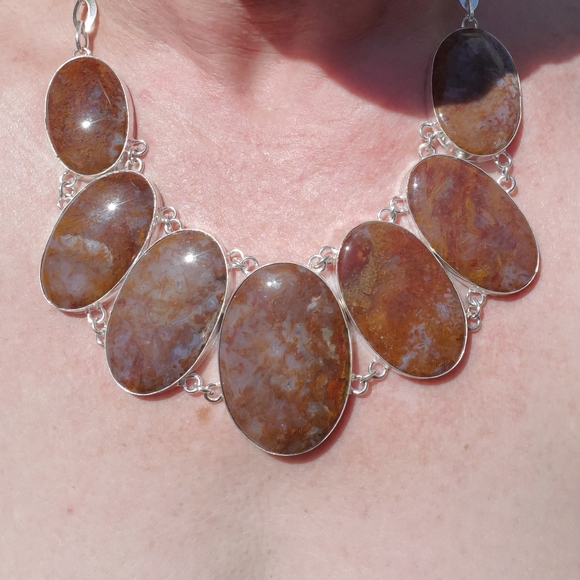 New Oversized Seam Agate Silver Statement Necklace. - Picture 10 of 16